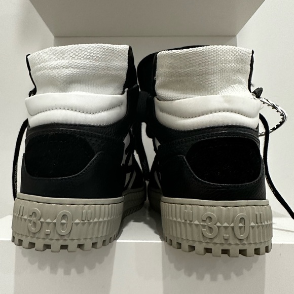 OFF-WHITE SNEAKERS!!! - Picture 4 of 4
